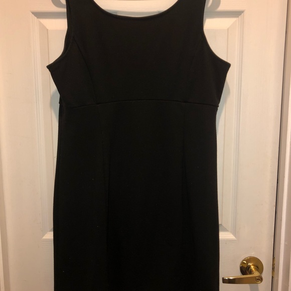 NY&Company Black Shift Dress (14) 👗 - Picture 2 of 4